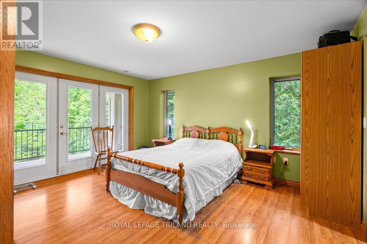 












3115 NAPPERTON DRIVE

,
Adelaide Metcalfe,




Ontario
N7G3H8

