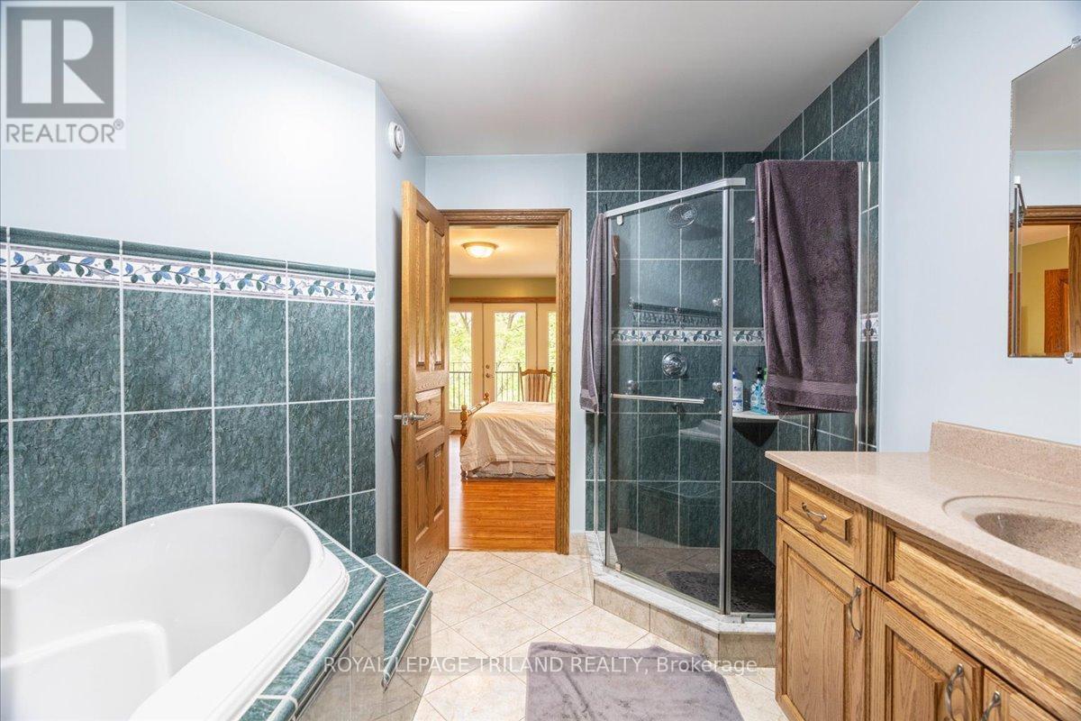 












3115 NAPPERTON DRIVE

,
Adelaide Metcalfe,




Ontario
N7G3H8

