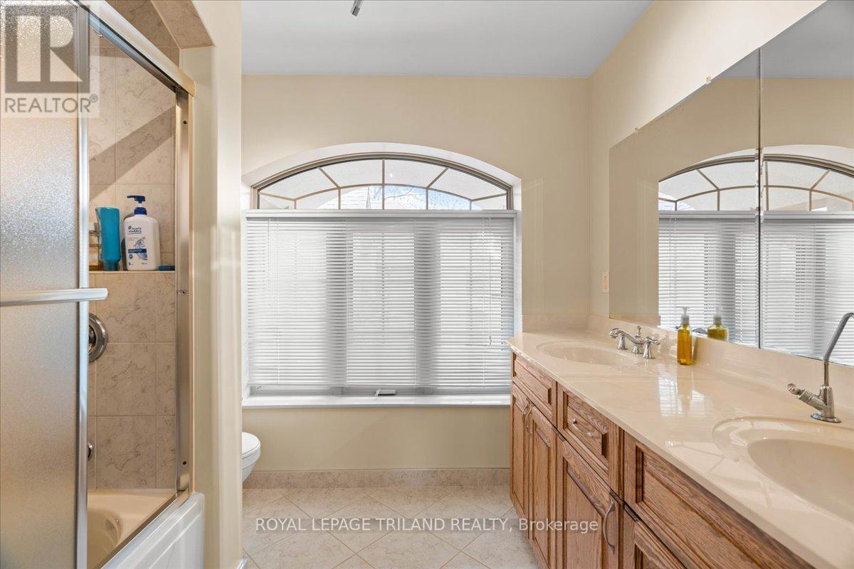 












3115 NAPPERTON DRIVE

,
Adelaide Metcalfe,




Ontario
N7G3H8

