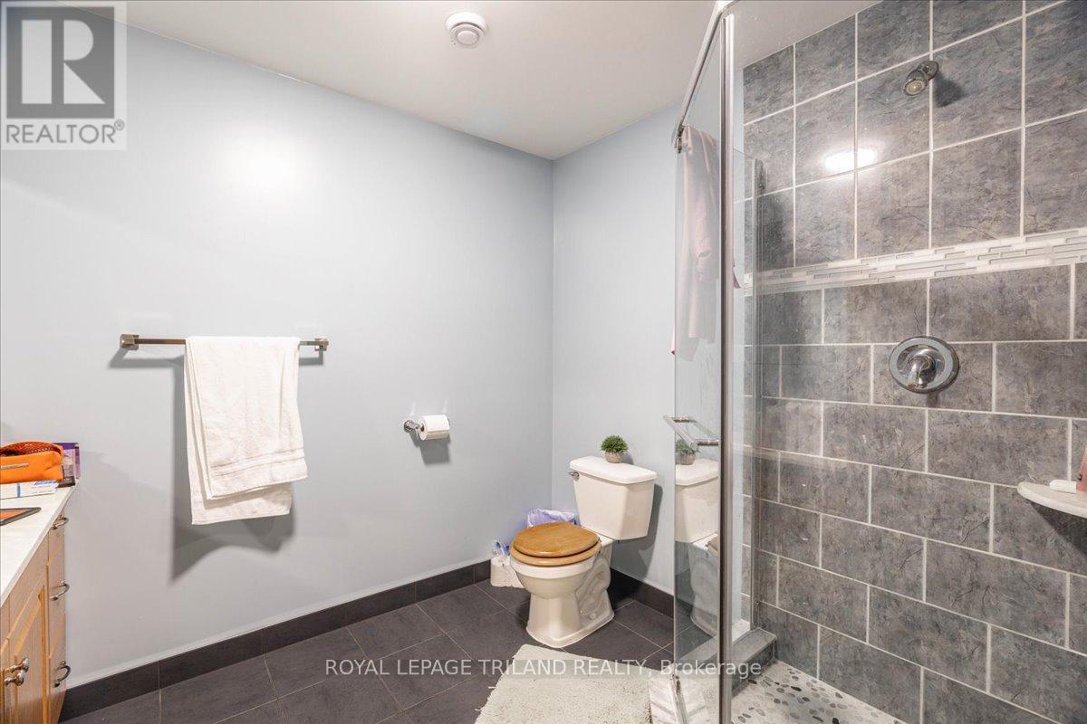 












3115 NAPPERTON DRIVE

,
Adelaide Metcalfe,




Ontario
N7G3H8

