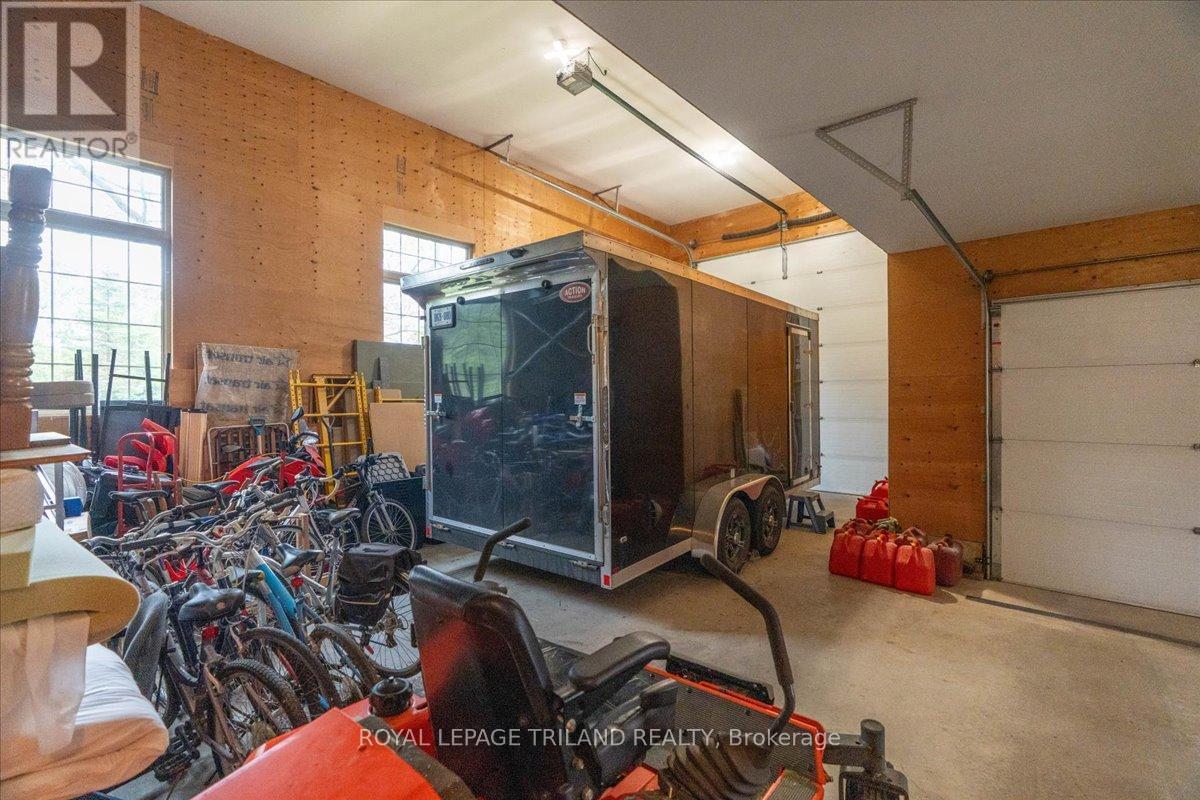 












3115 NAPPERTON DRIVE

,
Adelaide Metcalfe,




Ontario
N7G3H8

