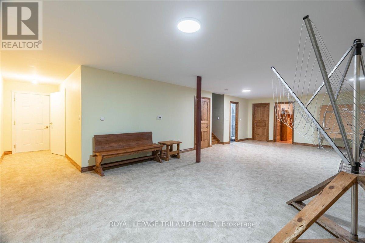 












3115 NAPPERTON DRIVE

,
Adelaide Metcalfe,




Ontario
N7G3H8

