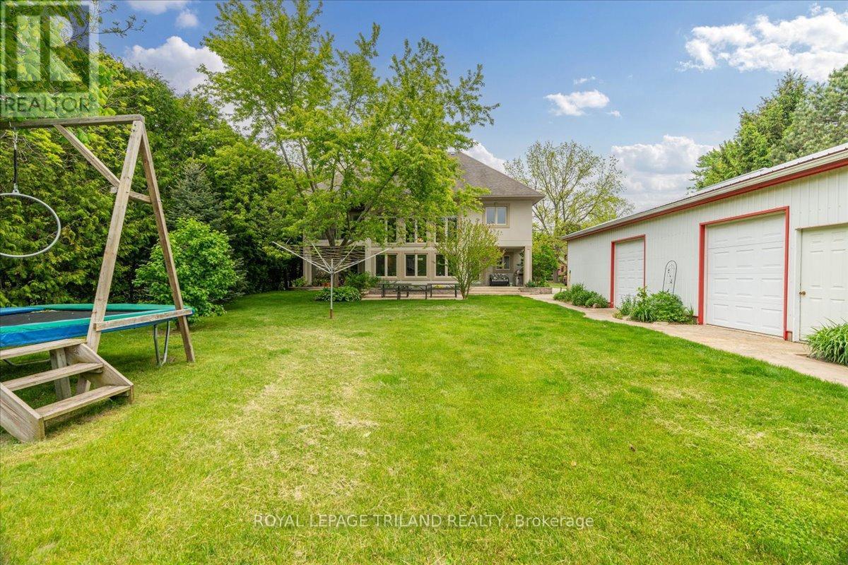 












3115 NAPPERTON DRIVE

,
Adelaide Metcalfe,




Ontario
N7G3H8

