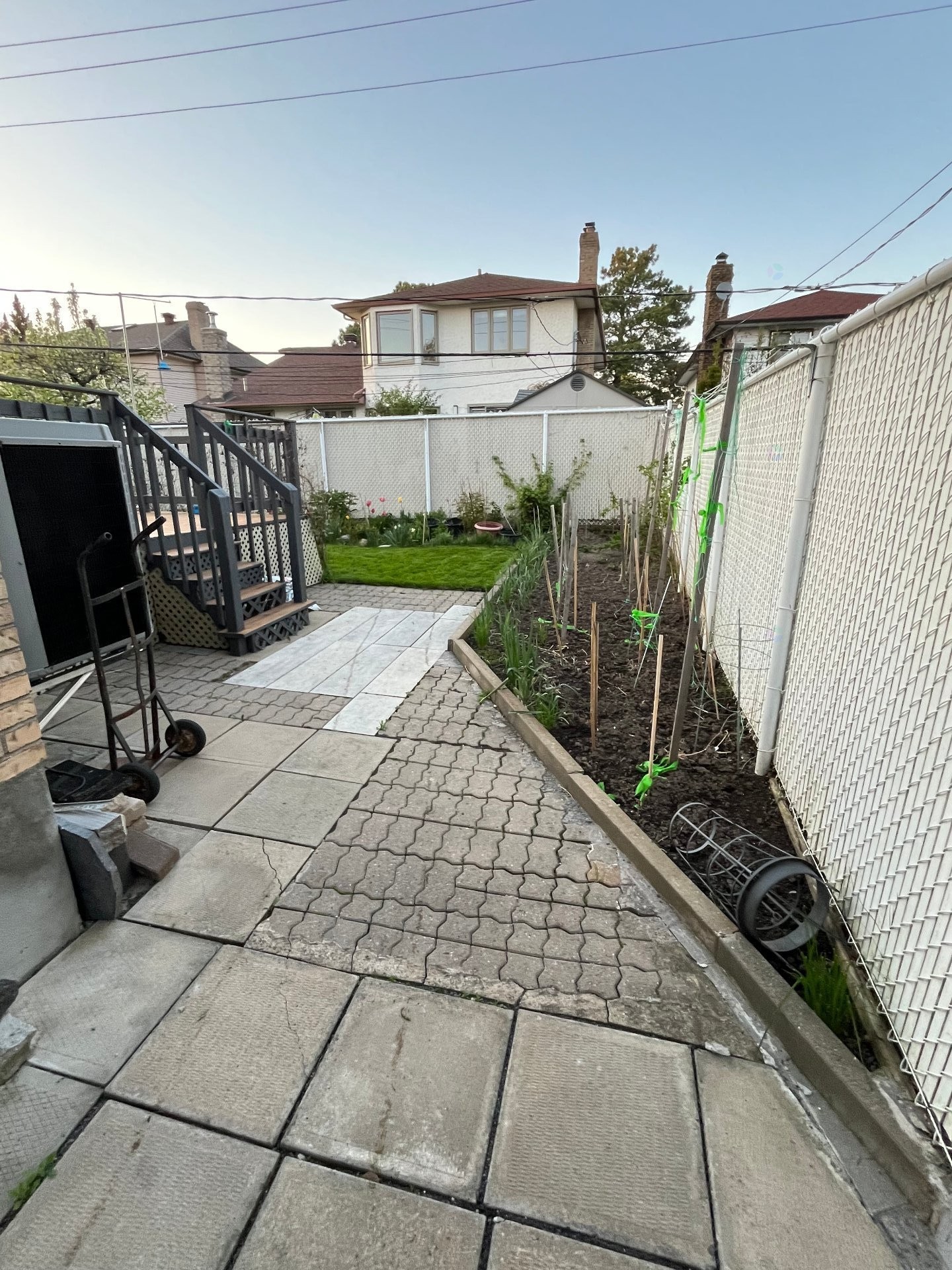 









1620


Crois. Rousseau

,
Brossard,




QC
J4X1S7

