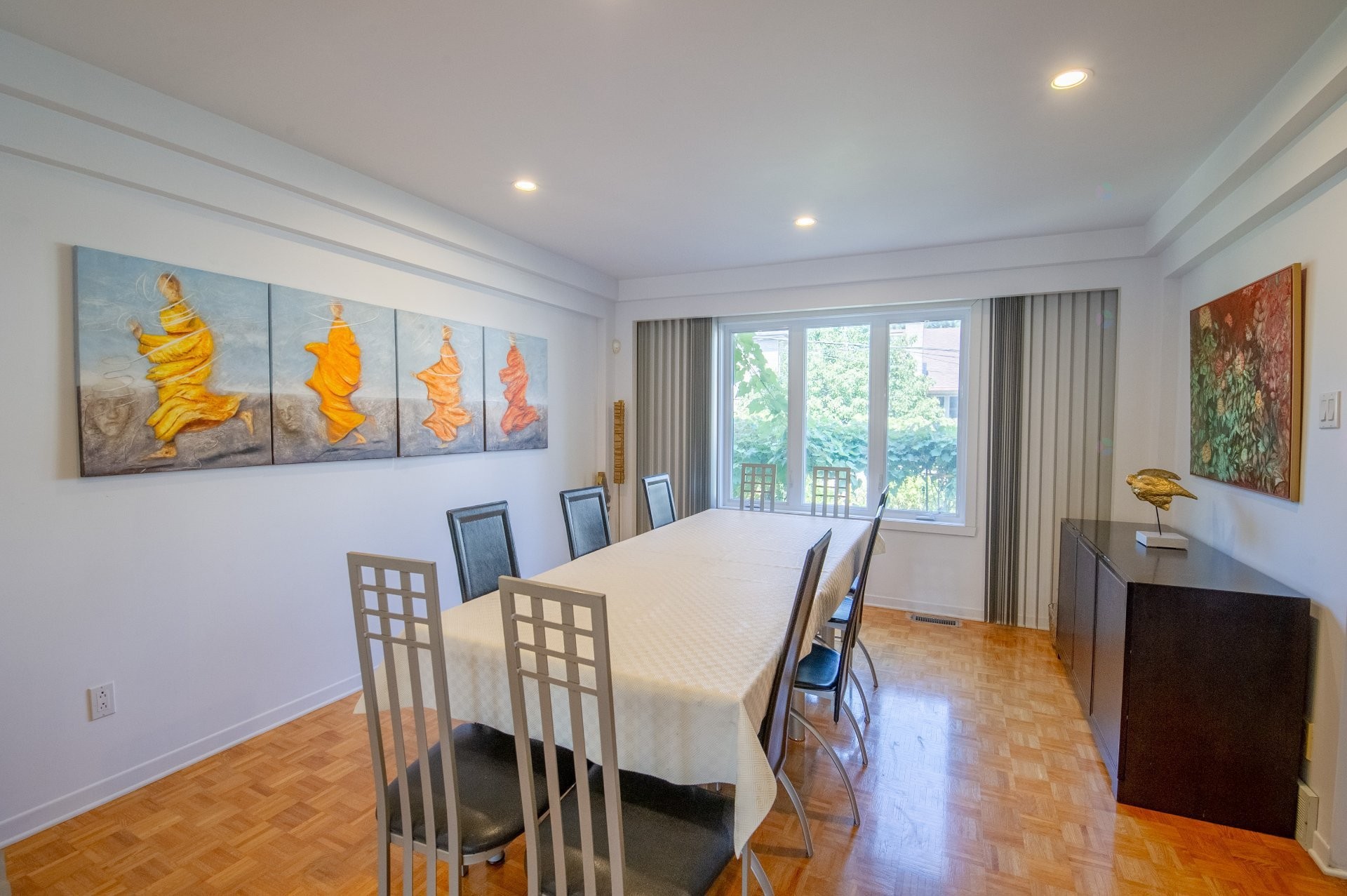 









1620


Crois. Rousseau

,
Brossard,




QC
J4X1S7

