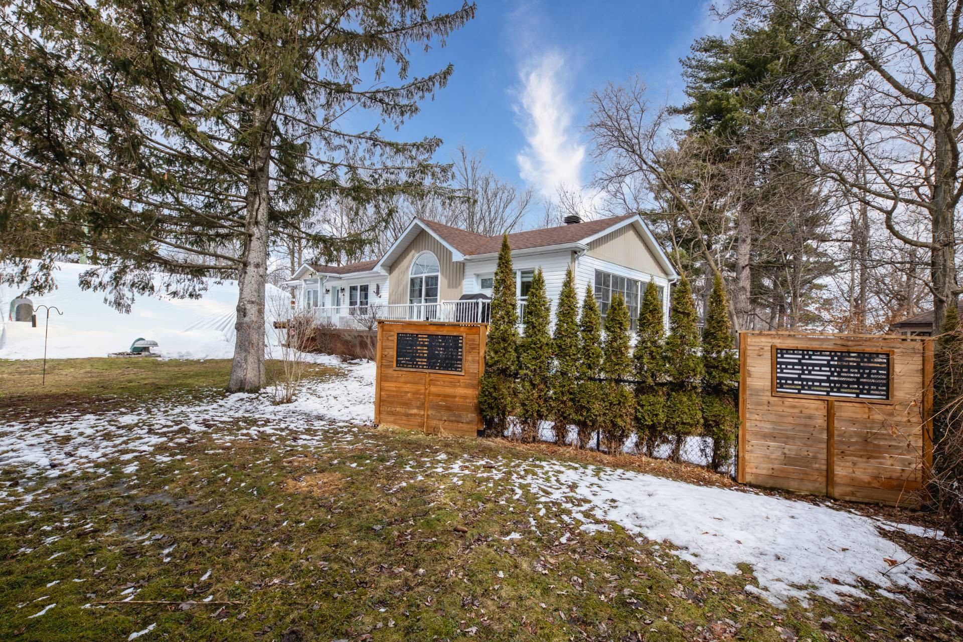 









1536


Rue Lemieux

,
Saint-Jean-sur-Richelieu,




QC
J2W2B9

