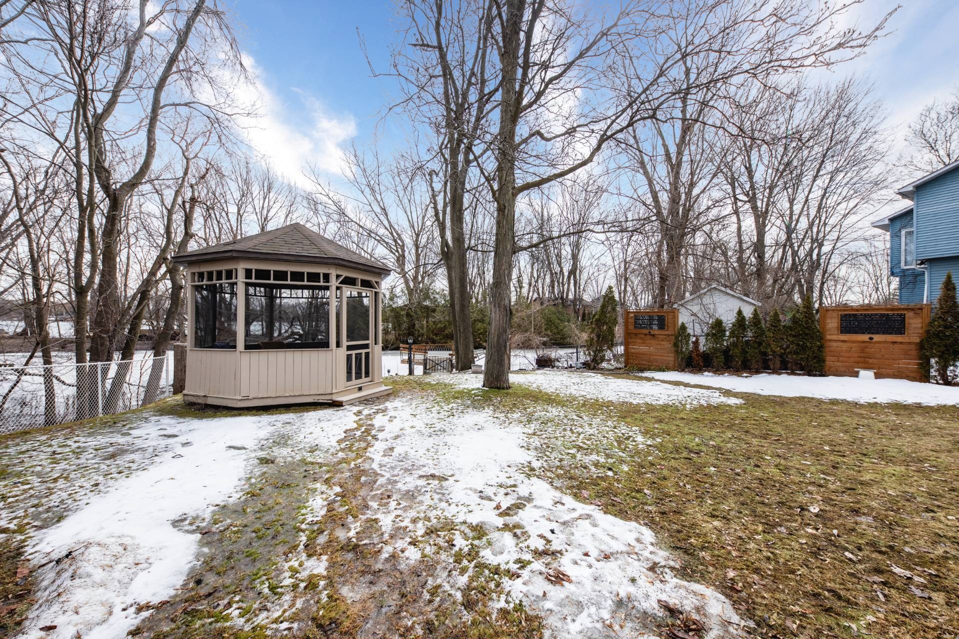 









1536


Rue Lemieux

,
Saint-Jean-sur-Richelieu,




QC
J2W2B9

