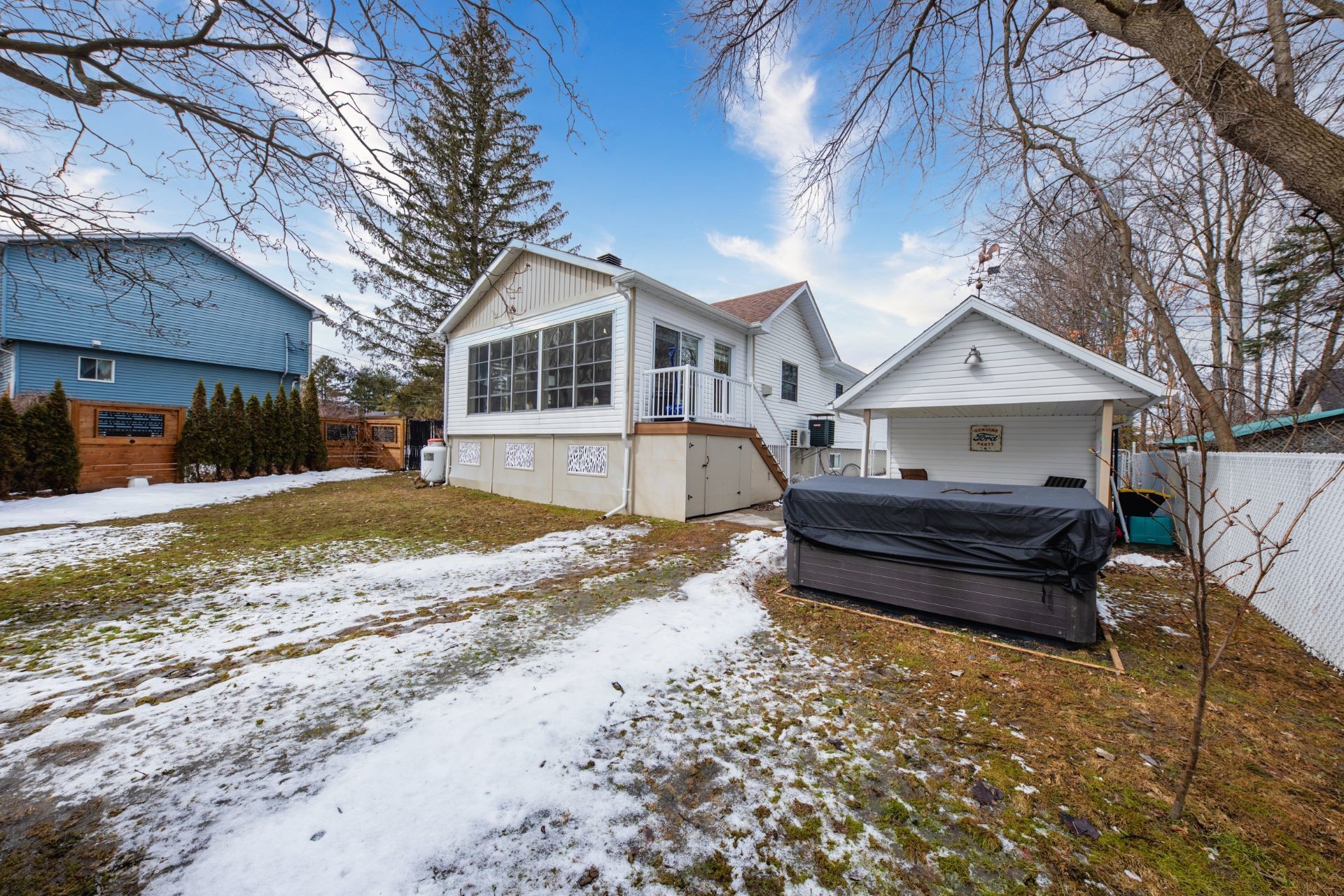 









1536


Rue Lemieux

,
Saint-Jean-sur-Richelieu,




QC
J2W2B9

