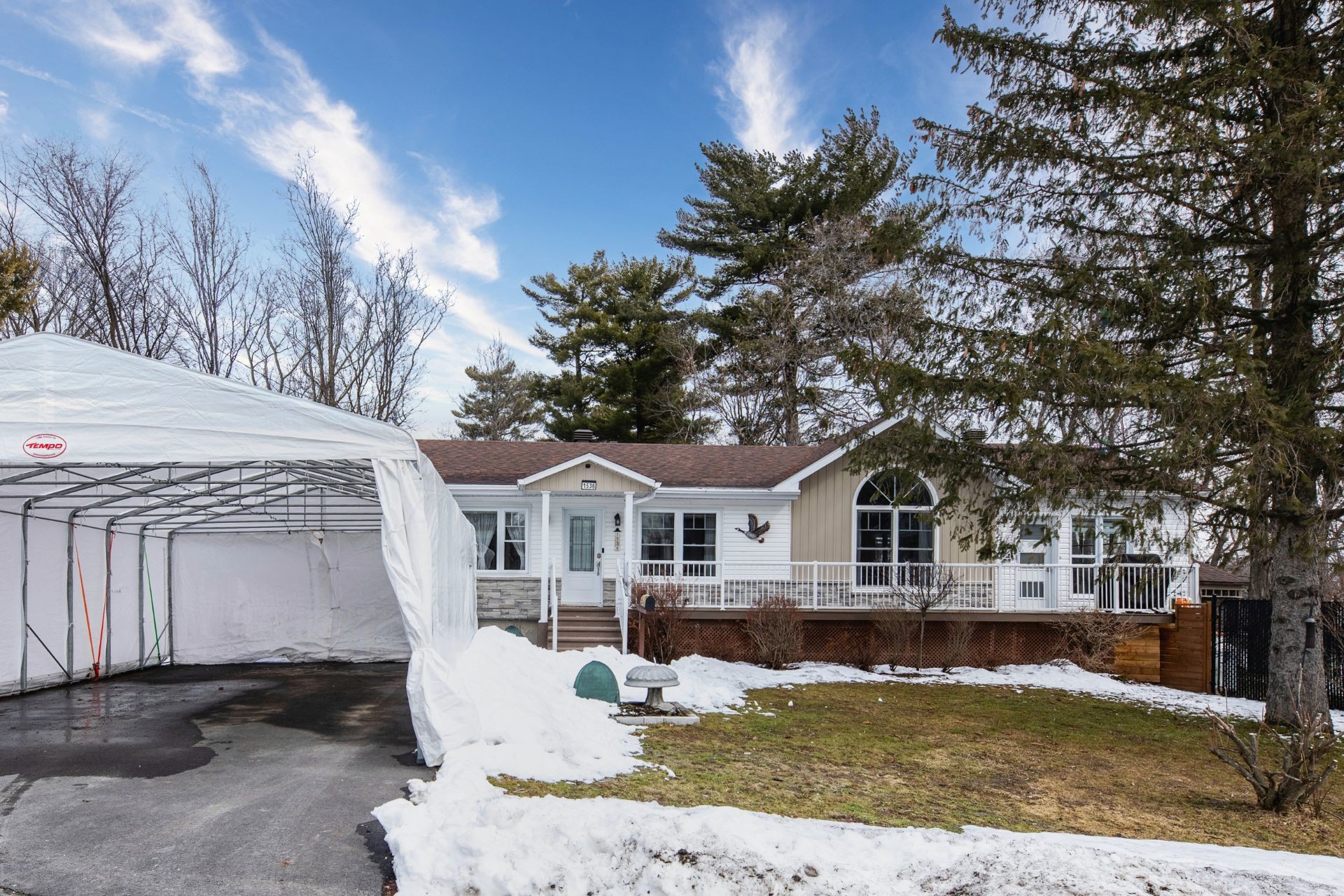 









1536


Rue Lemieux

,
Saint-Jean-sur-Richelieu,




QC
J2W2B9

