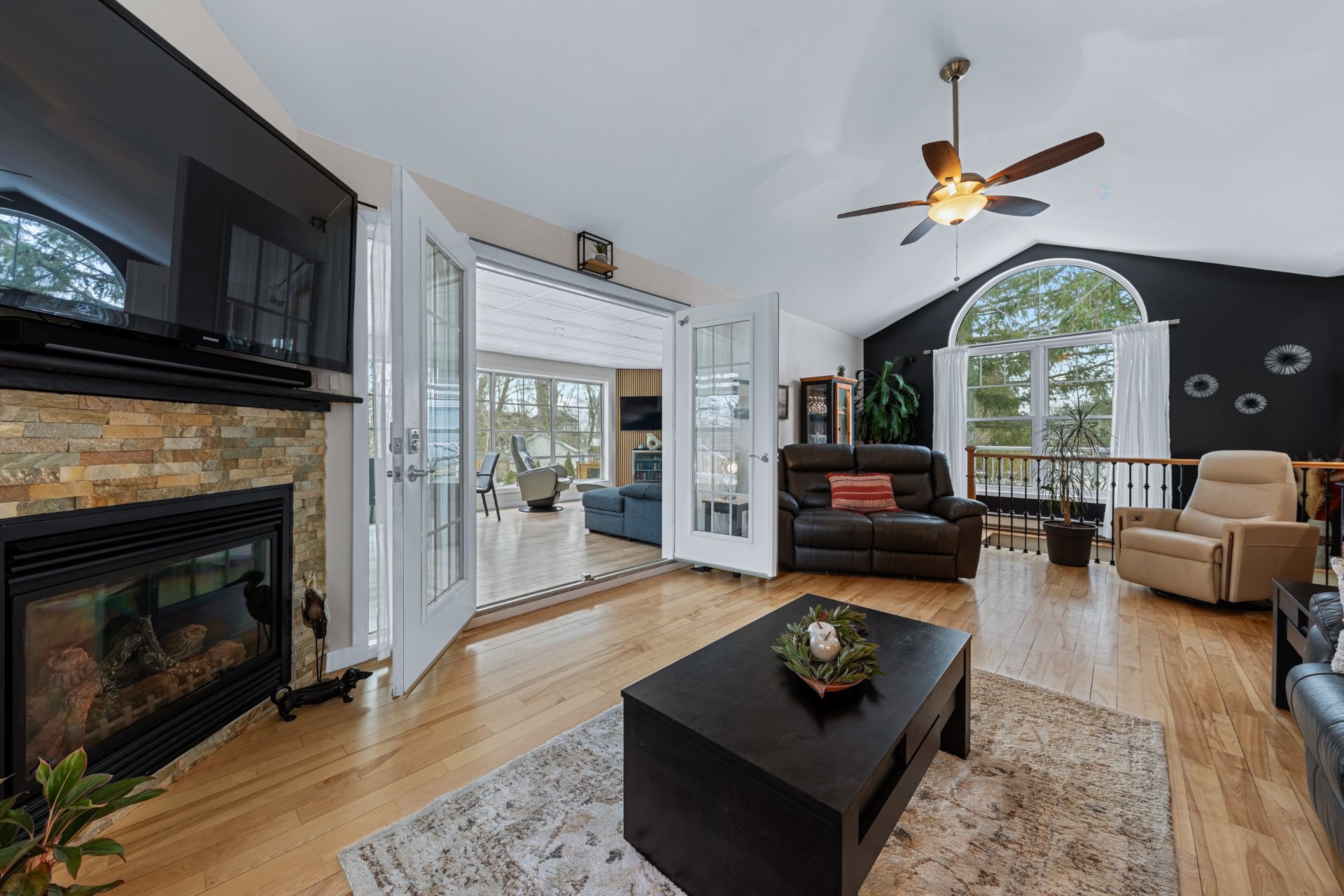 









1536


Rue Lemieux

,
Saint-Jean-sur-Richelieu,




QC
J2W2B9

