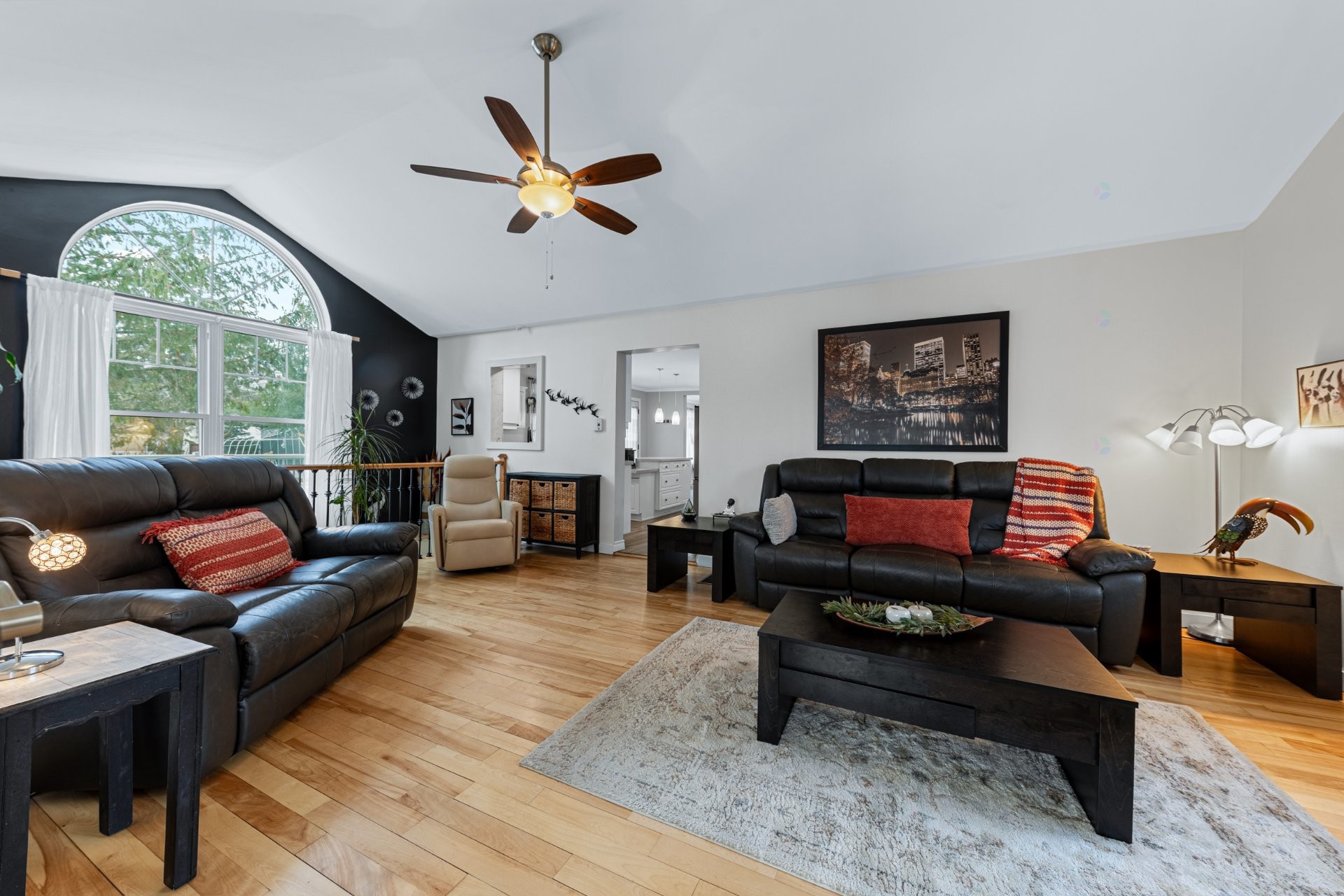 









1536


Rue Lemieux

,
Saint-Jean-sur-Richelieu,




QC
J2W2B9

