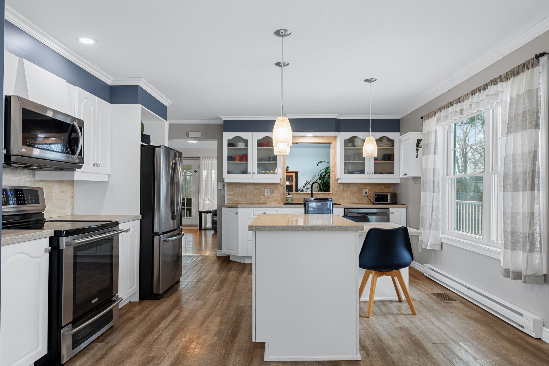 









1536


Rue Lemieux

,
Saint-Jean-sur-Richelieu,




QC
J2W2B9

