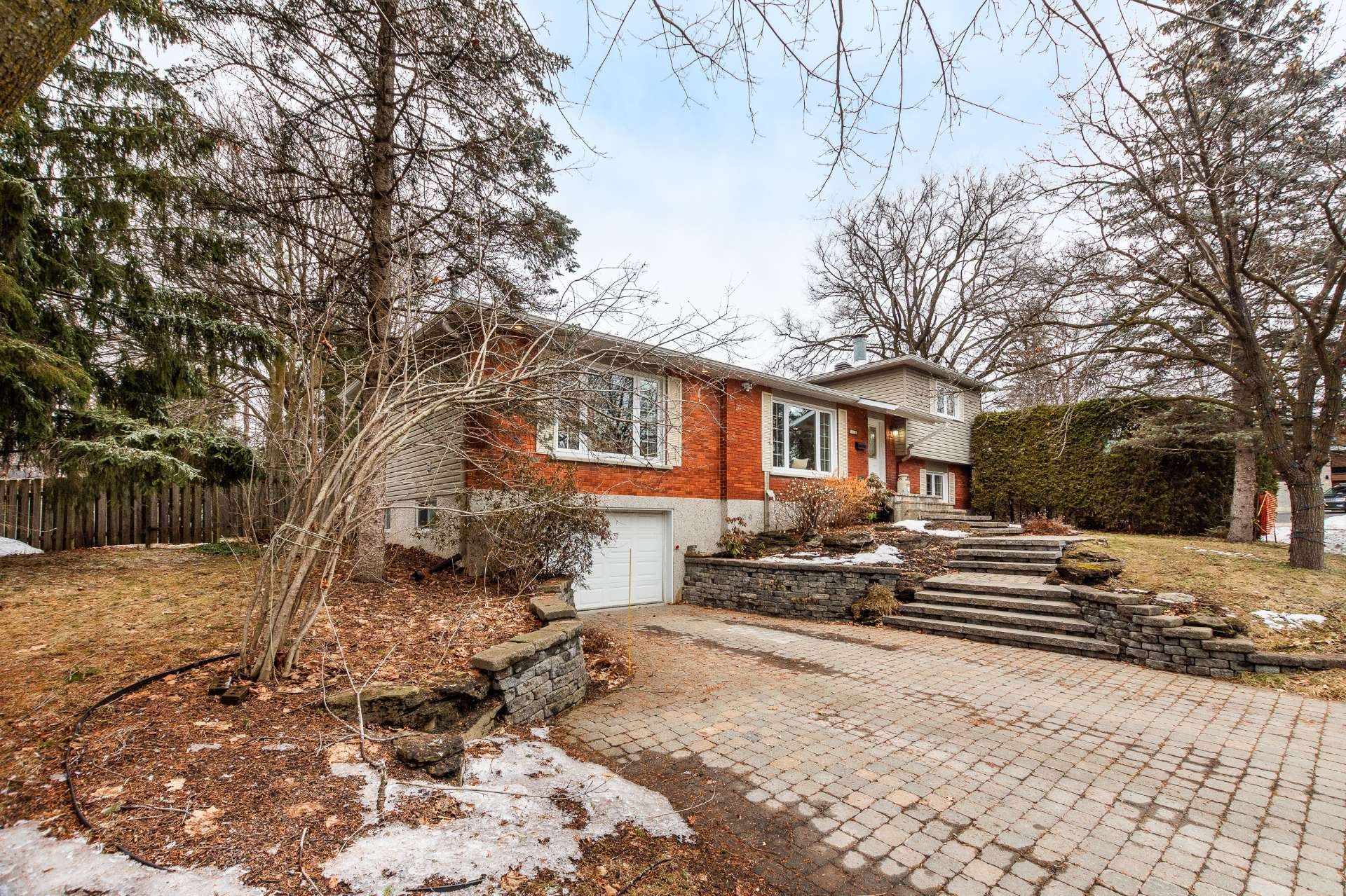 









161


Rue Townshend

,
Saint-Bruno-de-Montarville,




QC
J3V1K7

