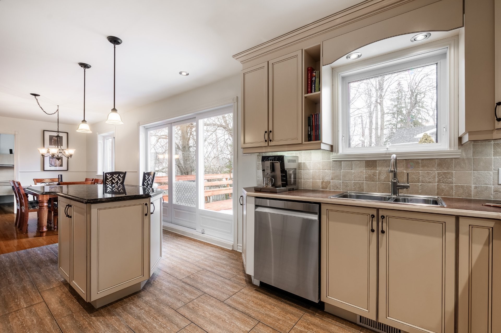 









161


Rue Townshend

,
Saint-Bruno-de-Montarville,




QC
J3V1K7

