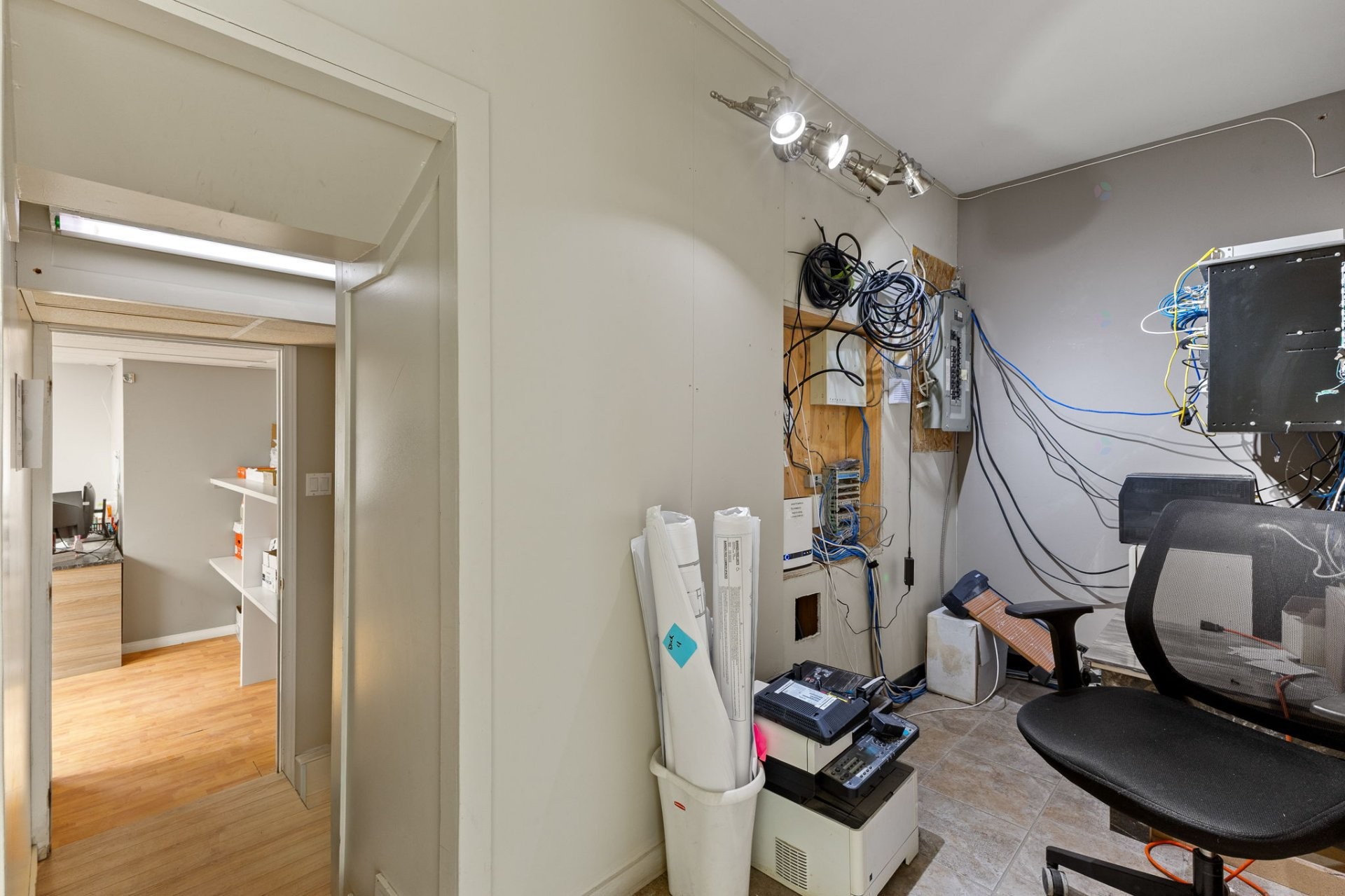 









183


Boul. de l'Aéroport

,
Gatineau (Gatineau),




QC
J8R3X2

