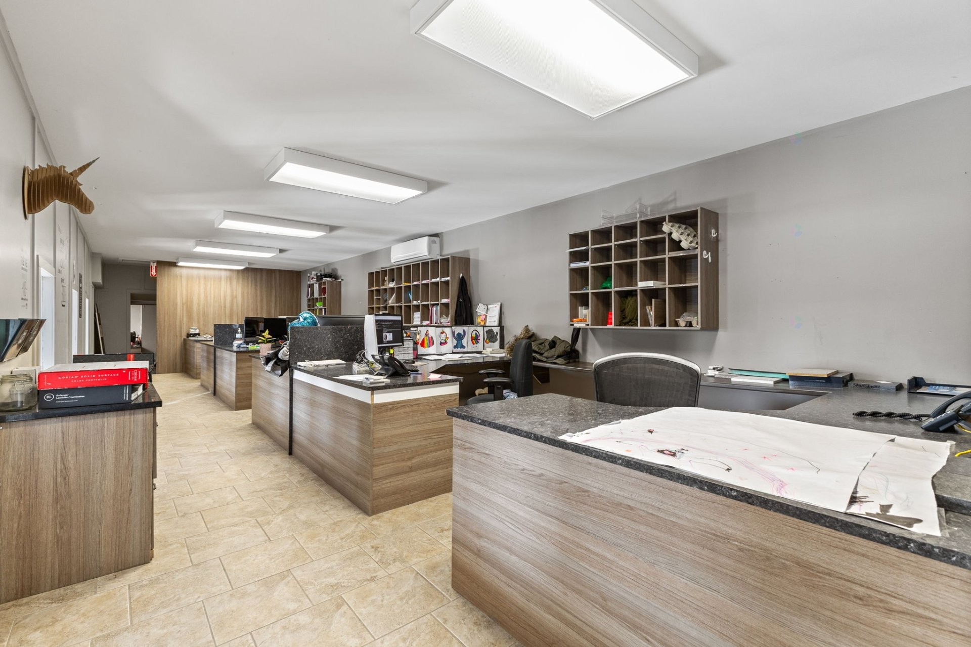 









183


Boul. de l'Aéroport

,
Gatineau (Gatineau),




QC
J8R3X2

