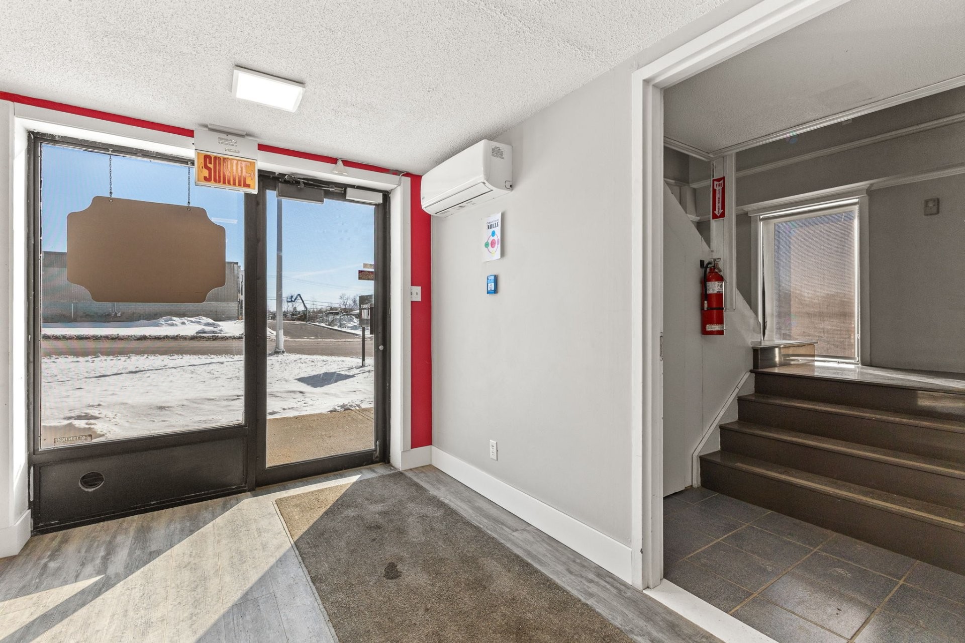 









183


Boul. de l'Aéroport

,
Gatineau (Gatineau),




QC
J8R3X2

