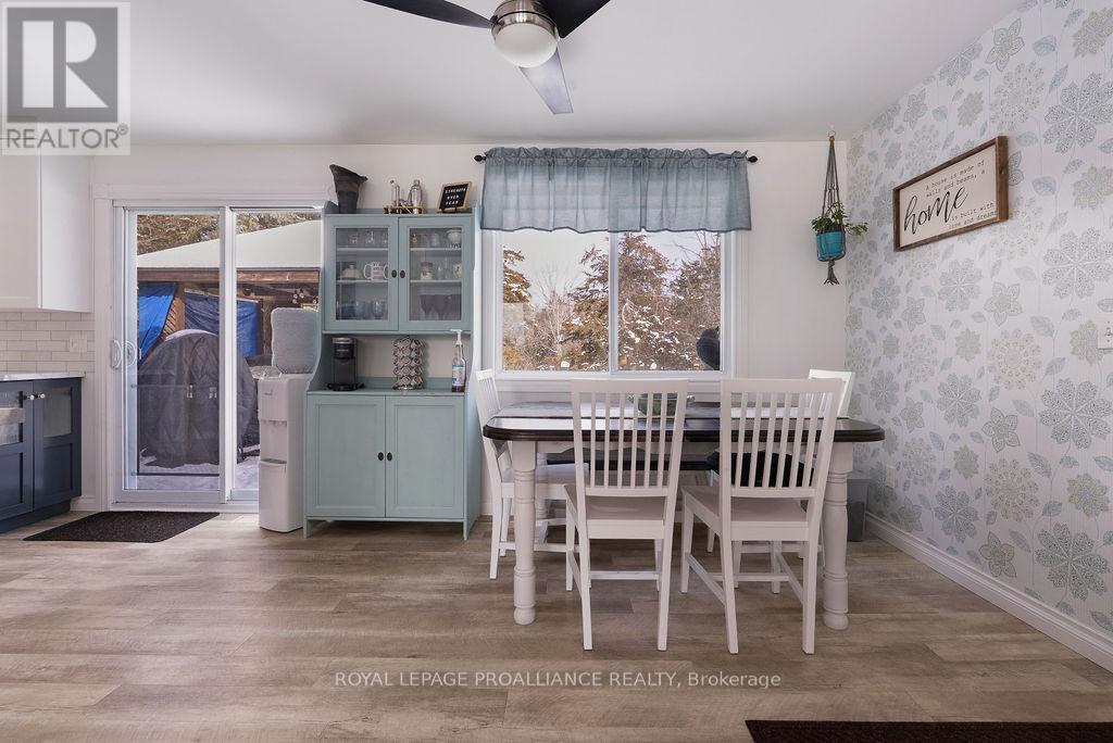 












202 HUNTINGWOOD DRIVE

,
Quinte West (Sidney Ward),




Ontario
K8N4Z5

