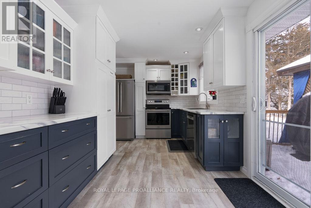 












202 HUNTINGWOOD DRIVE

,
Quinte West (Sidney Ward),




Ontario
K8N4Z5

