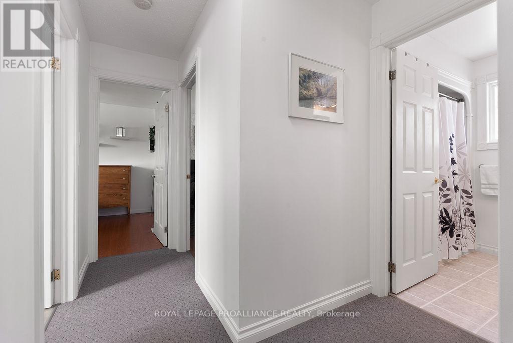 












202 HUNTINGWOOD DRIVE

,
Quinte West (Sidney Ward),




Ontario
K8N4Z5

