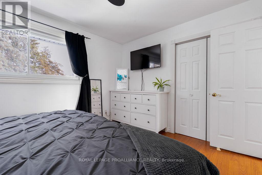 












202 HUNTINGWOOD DRIVE

,
Quinte West (Sidney Ward),




Ontario
K8N4Z5

