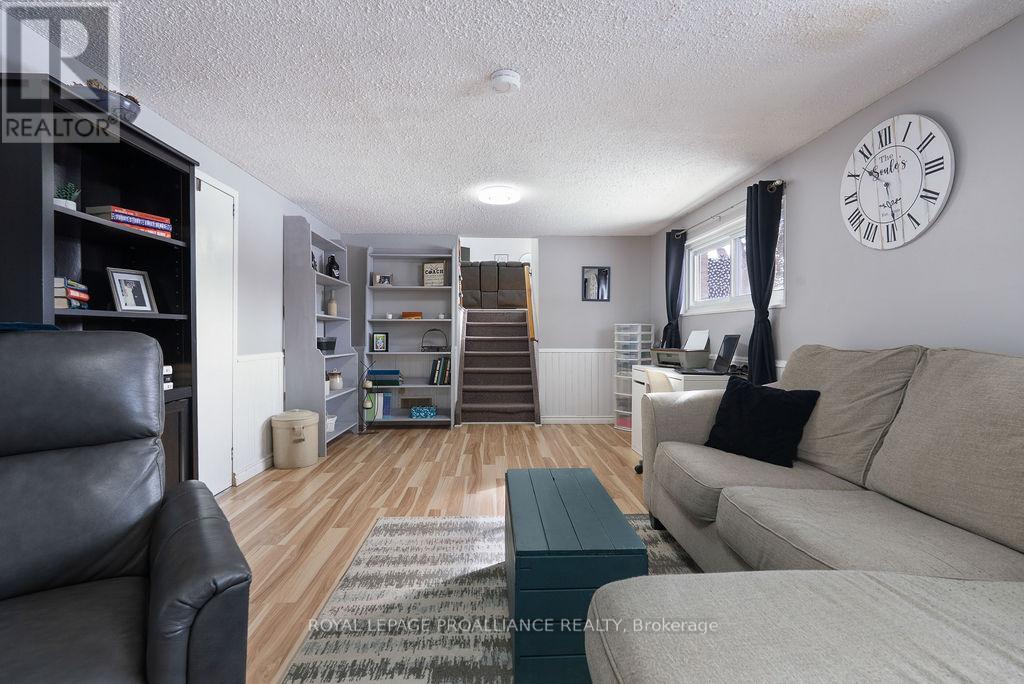












202 HUNTINGWOOD DRIVE

,
Quinte West (Sidney Ward),




Ontario
K8N4Z5

