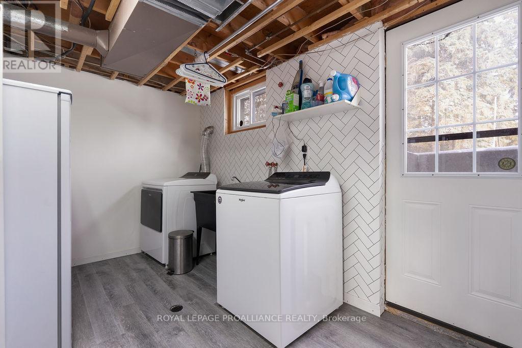 












202 HUNTINGWOOD DRIVE

,
Quinte West (Sidney Ward),




Ontario
K8N4Z5

