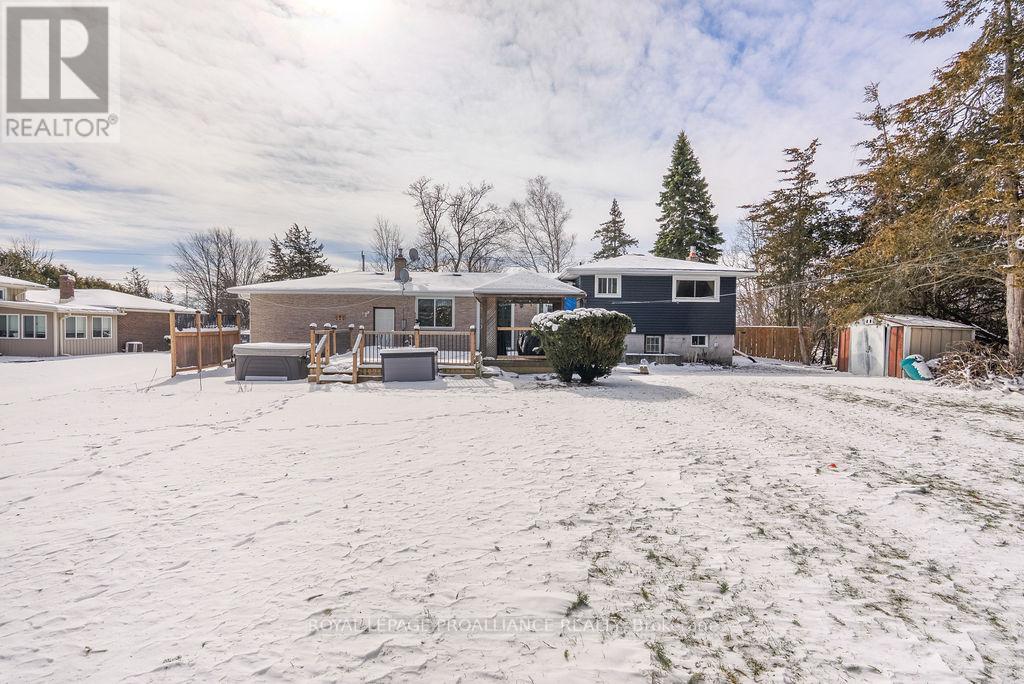 












202 HUNTINGWOOD DRIVE

,
Quinte West (Sidney Ward),




Ontario
K8N4Z5


