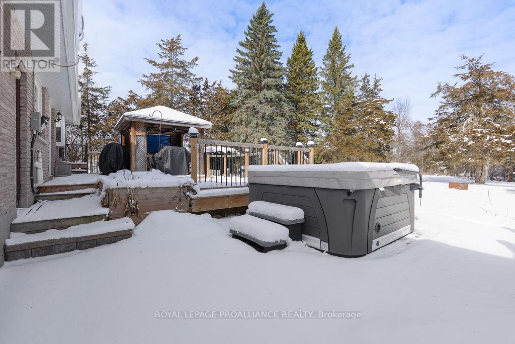 












202 HUNTINGWOOD DRIVE

,
Quinte West (Sidney Ward),




Ontario
K8N4Z5

