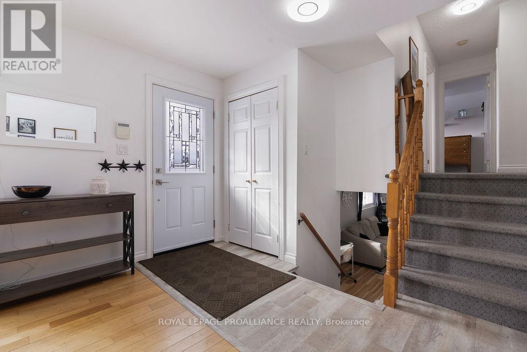 












202 HUNTINGWOOD DRIVE

,
Quinte West (Sidney Ward),




Ontario
K8N4Z5

