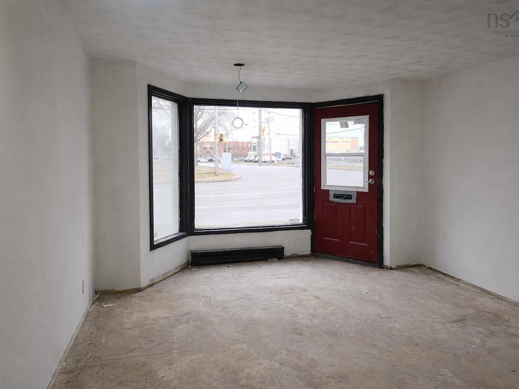 












1 Queen Street

,
Truro,




NS
B2N 2A7

