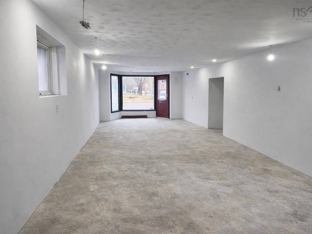 












1 Queen Street

,
Truro,




NS
B2N 2A7

