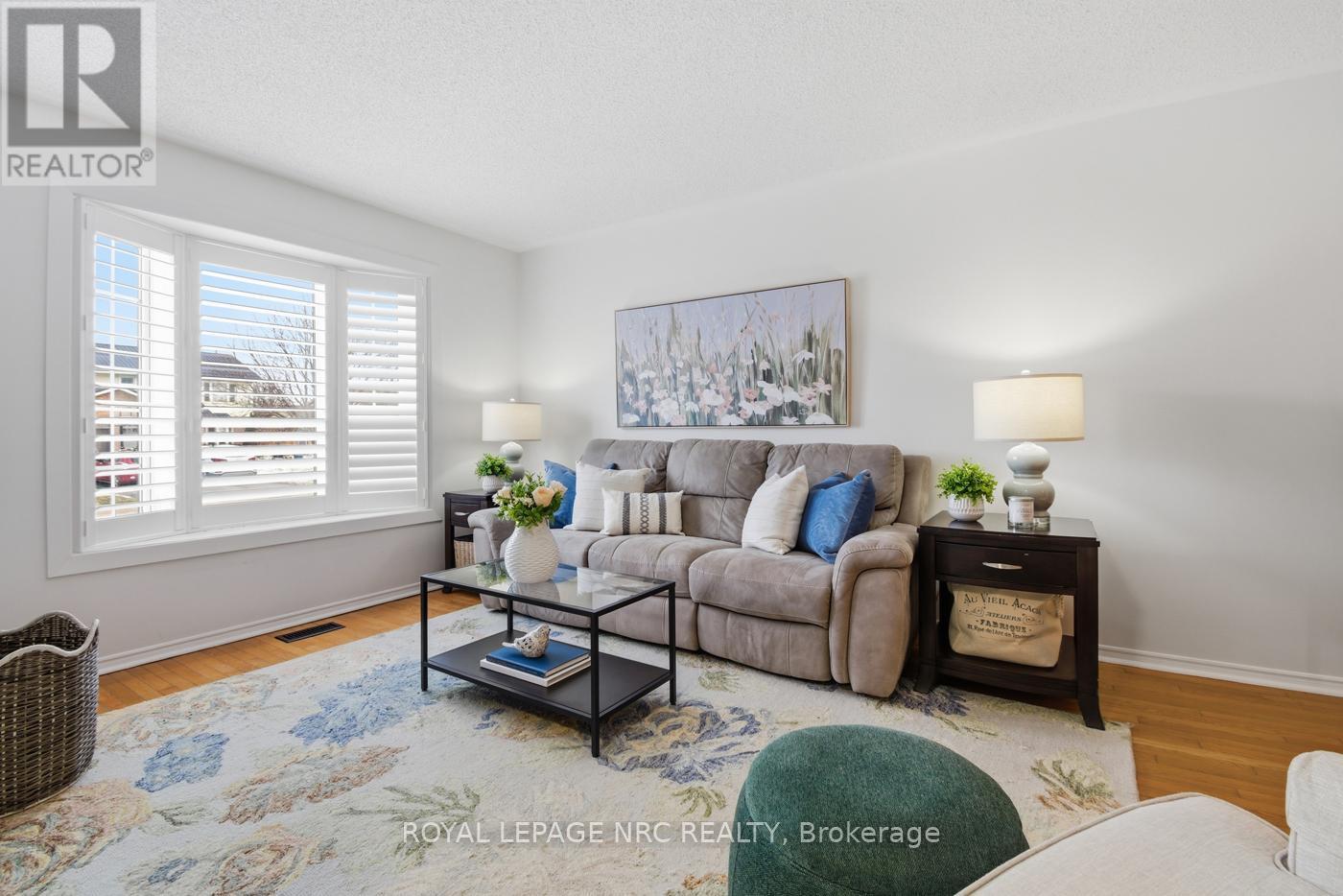 












15 HICKORY COURT

,
Welland (N. Welland),




Ontario
L3C6S9

