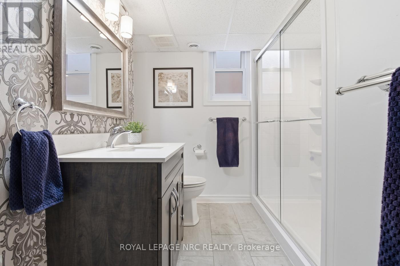 












15 HICKORY COURT

,
Welland (N. Welland),




Ontario
L3C6S9

