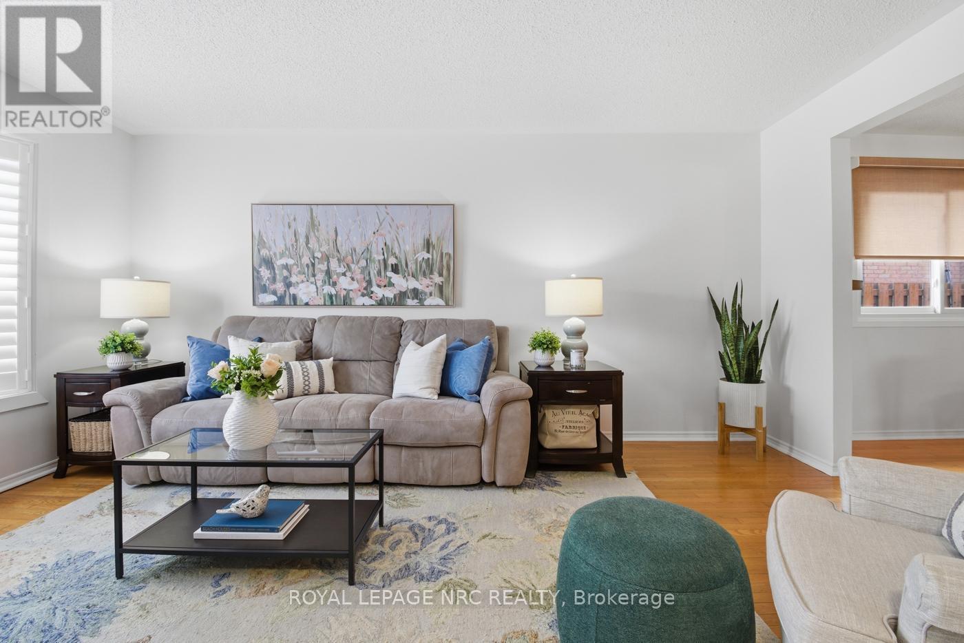 












15 HICKORY COURT

,
Welland (N. Welland),




Ontario
L3C6S9

