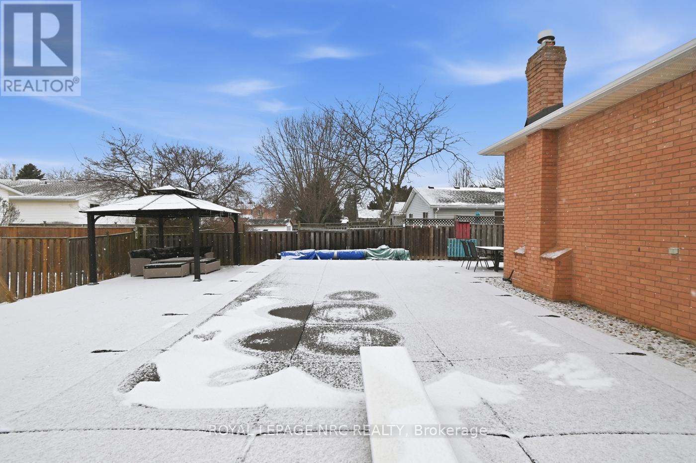 












15 HICKORY COURT

,
Welland (N. Welland),




Ontario
L3C6S9

