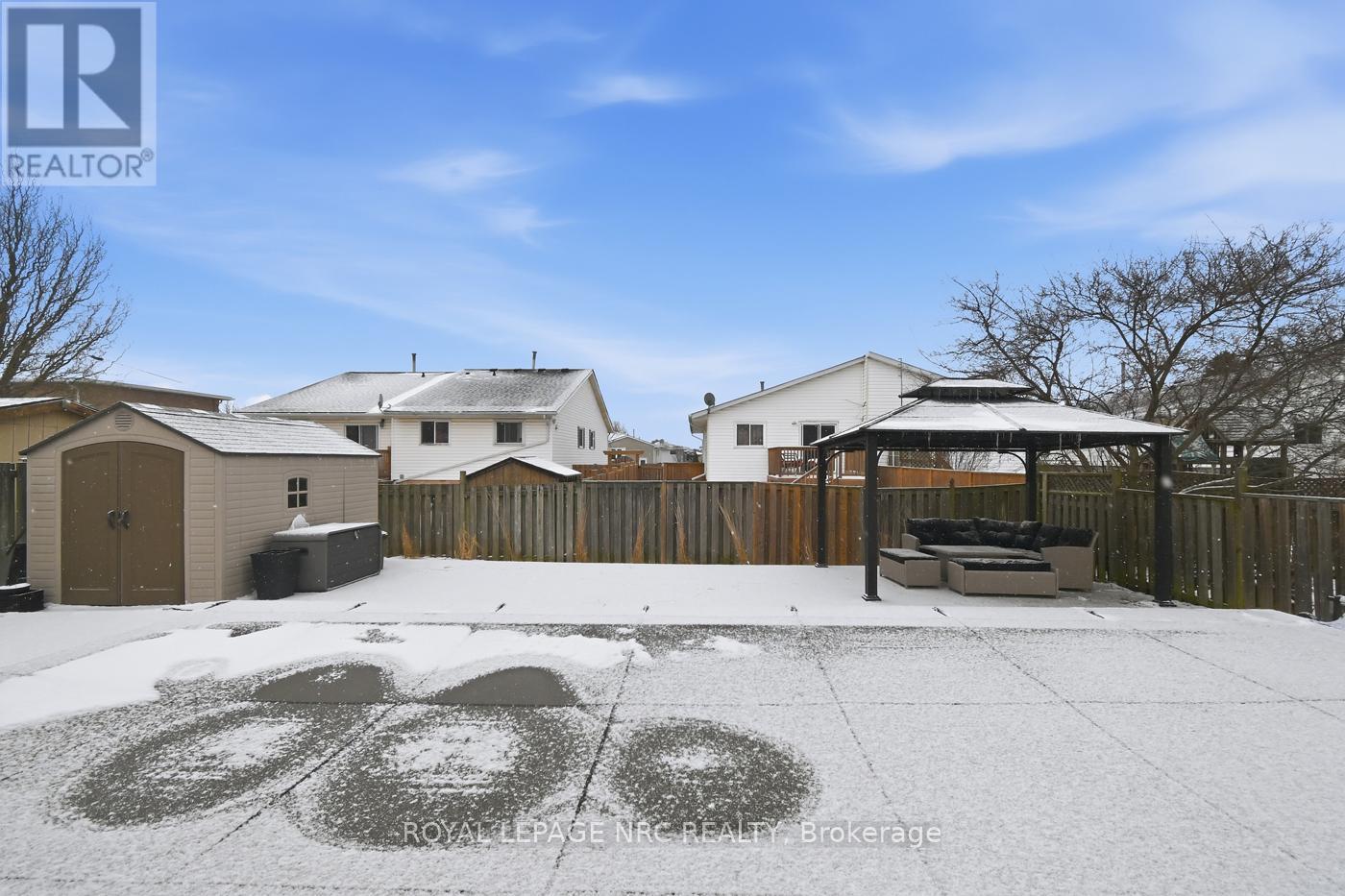 












15 HICKORY COURT

,
Welland (N. Welland),




Ontario
L3C6S9

