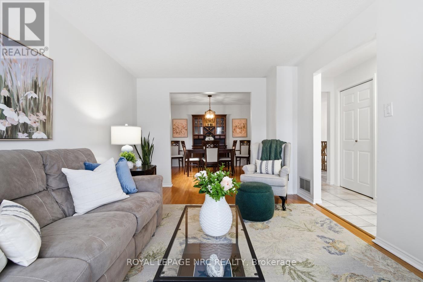 












15 HICKORY COURT

,
Welland (N. Welland),




Ontario
L3C6S9

