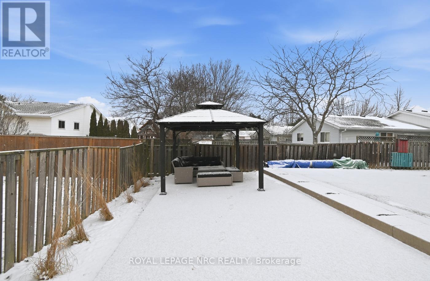 












15 HICKORY COURT

,
Welland (N. Welland),




Ontario
L3C6S9

