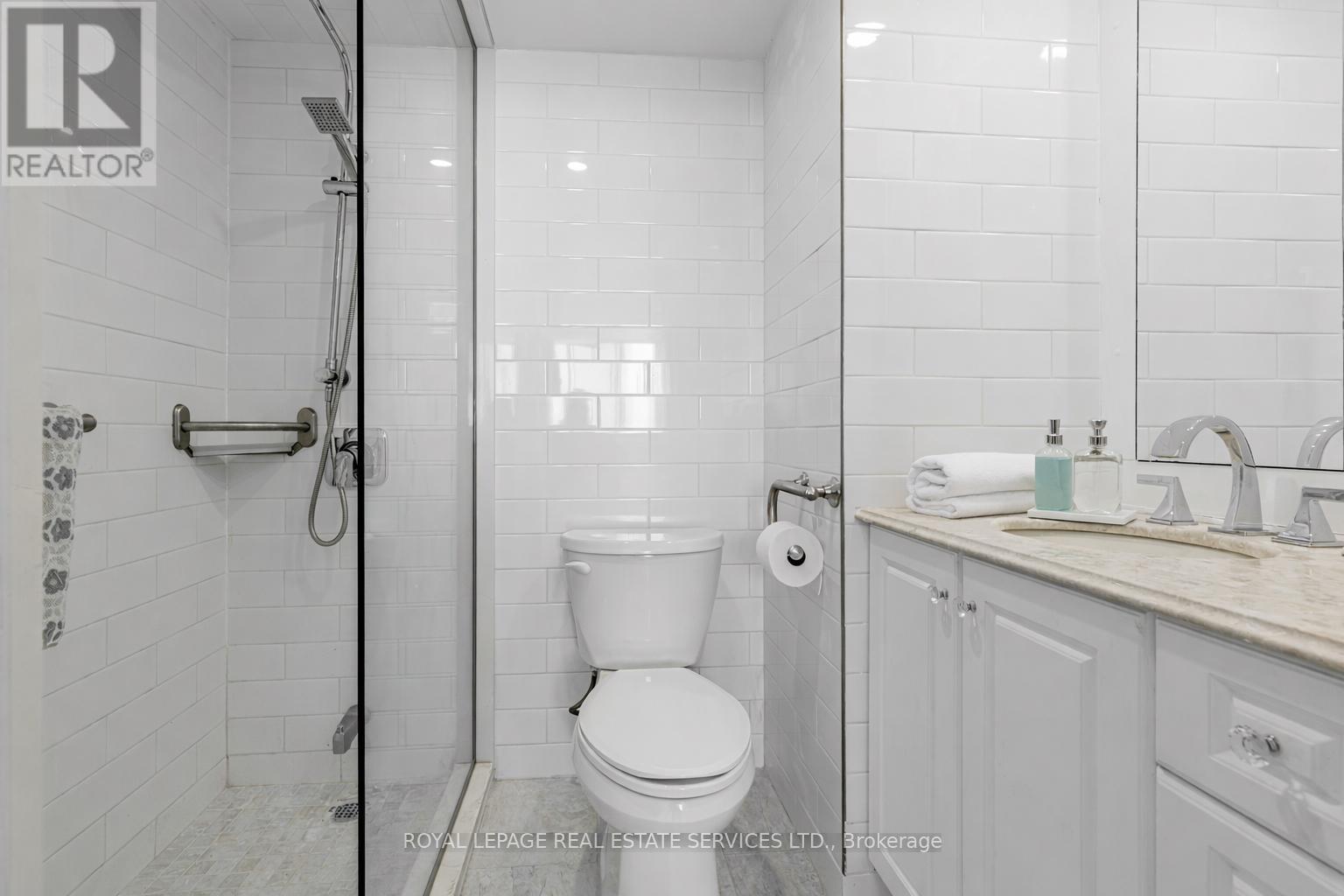 












706 - 3000 BATHURST STREET

,
Toronto,




Ontario
M6B3B4

