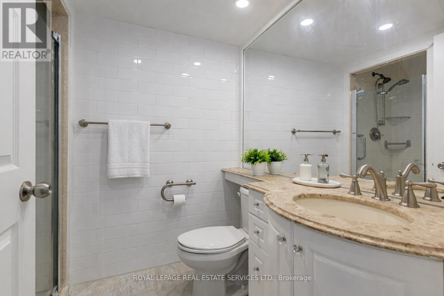 












706 - 3000 BATHURST STREET

,
Toronto,




Ontario
M6B3B4

