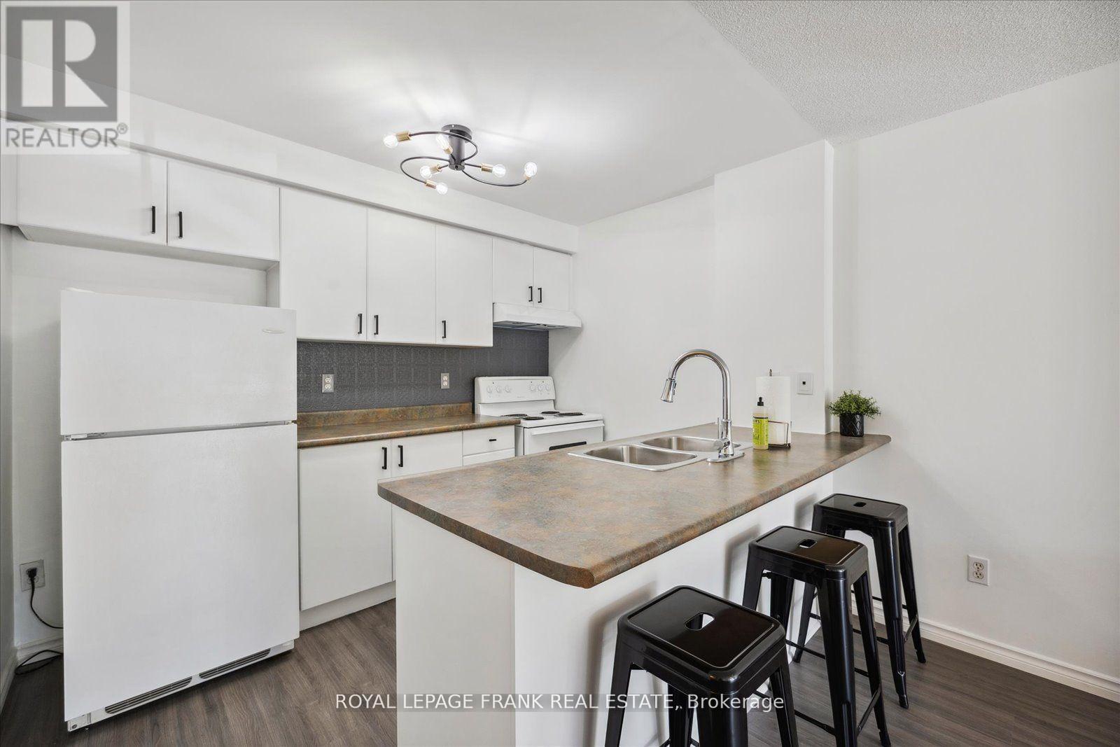 












104 - 91 ASPEN SPRINGS DRIVE

,
Clarington (Bowmanville),




Ontario
L1C5J9

