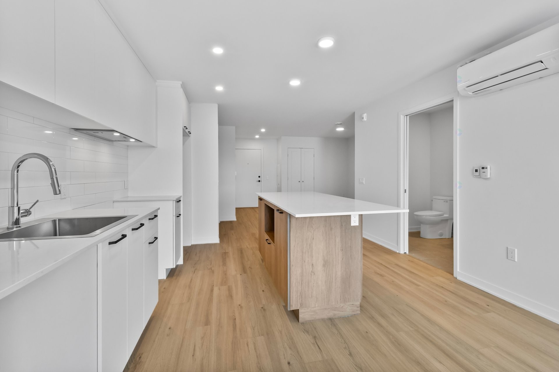 









110


Rue de Joliette

, 305,
Bromont,




QC
J2L3L5

