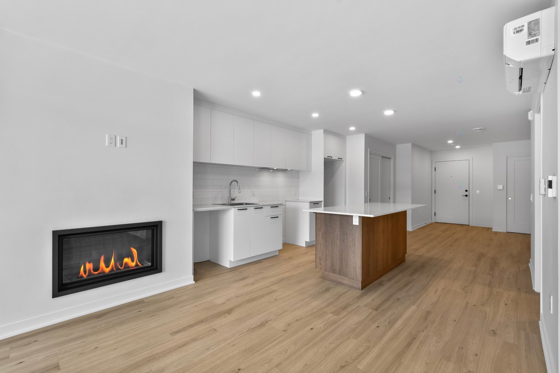 









110


Rue de Joliette

, 305,
Bromont,




QC
J2L3L5

