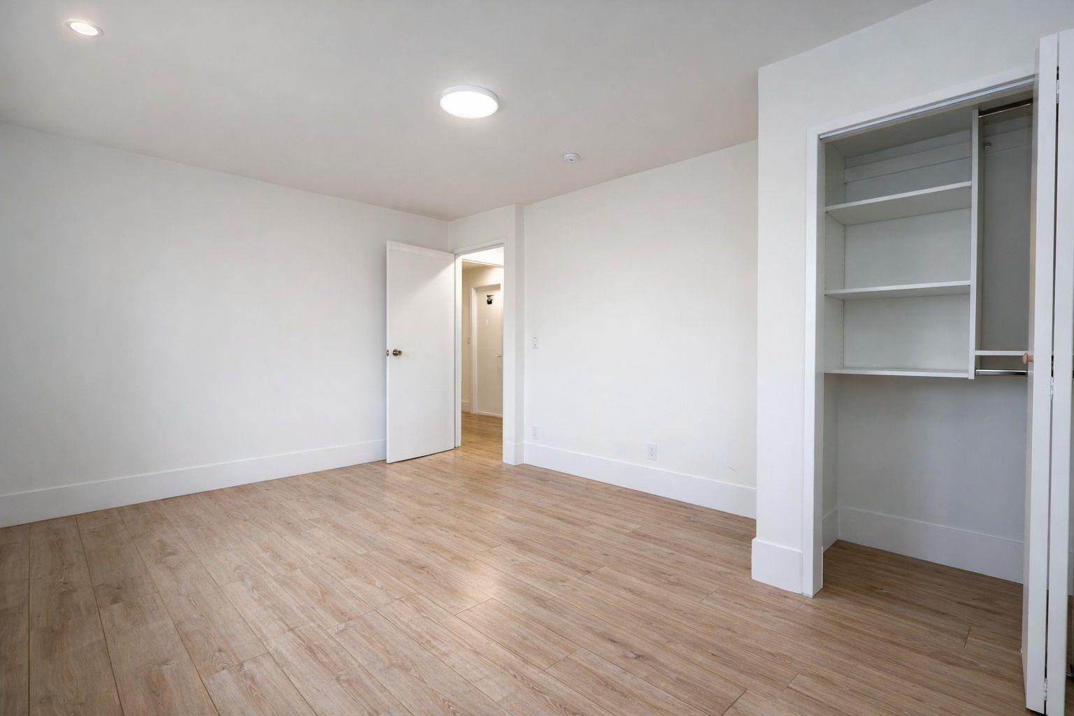 












16952 40 AVENUE

,
Surrey,




British Columbia
V3Z1C8

