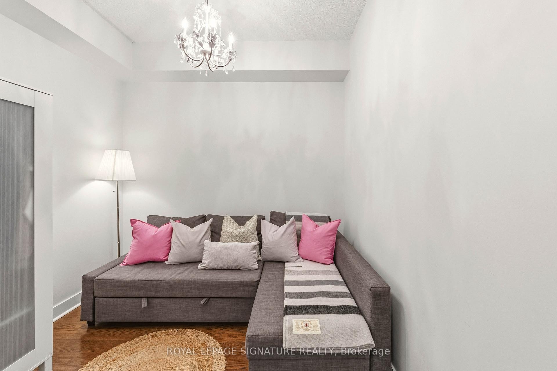 









438


King

Street West, 712,
Toronto,




ON
M5V 3T9

