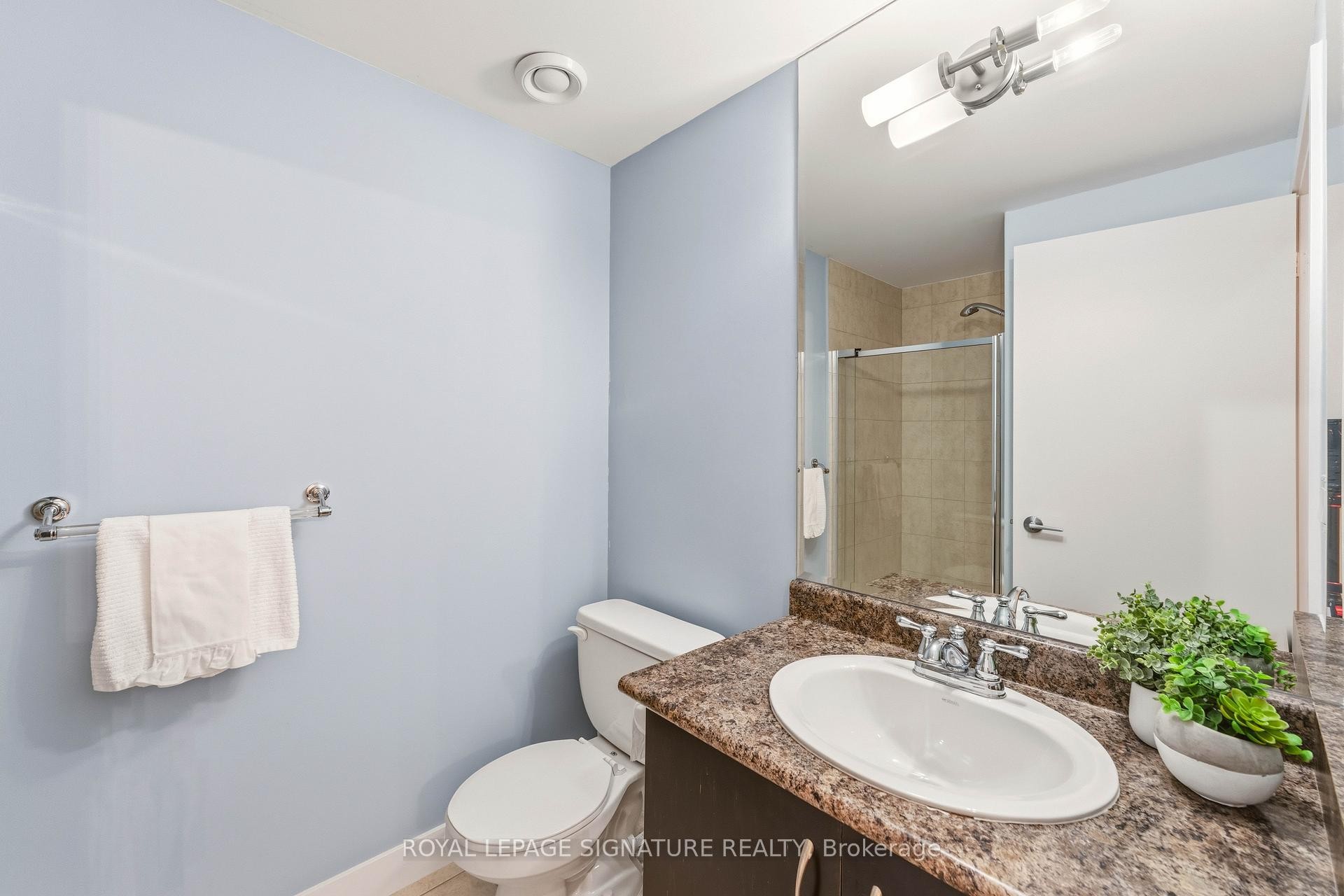 









438


King

Street West, 712,
Toronto,




ON
M5V 3T9

