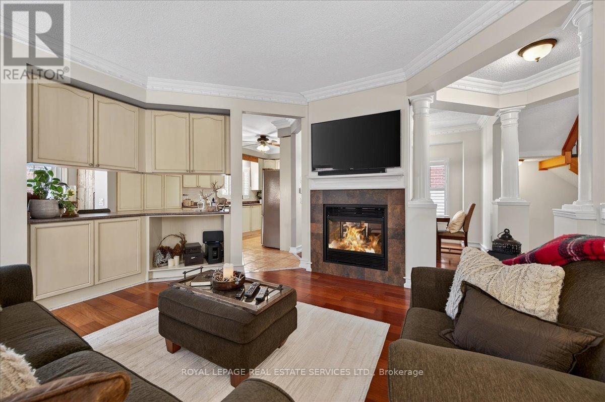 












519 RIVER GLEN BOULEVARD

,
Oakville,




Ontario
L6H6N4

