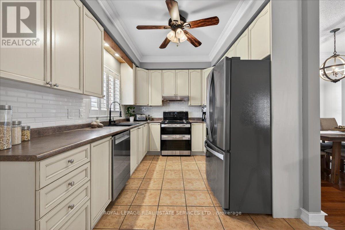 












519 RIVER GLEN BOULEVARD

,
Oakville,




Ontario
L6H6N4

