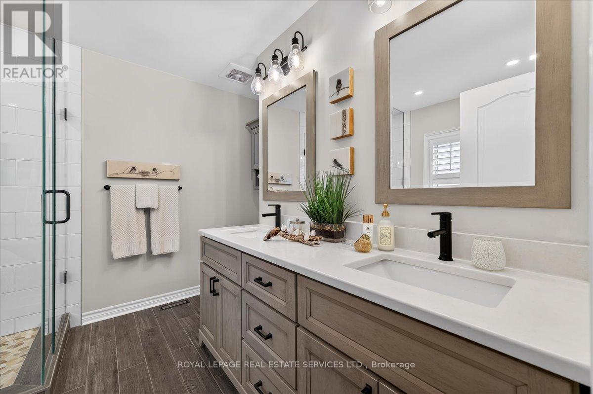 












519 RIVER GLEN BOULEVARD

,
Oakville,




Ontario
L6H6N4

